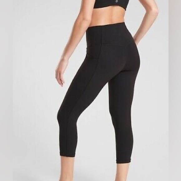 NWOT | ATHLETA Salutation Stash Pocket Capri PowerVita - Picture 2 of 9